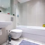 2br Centre Flat, Balcony And Views - Sleeps 8 公寓 *