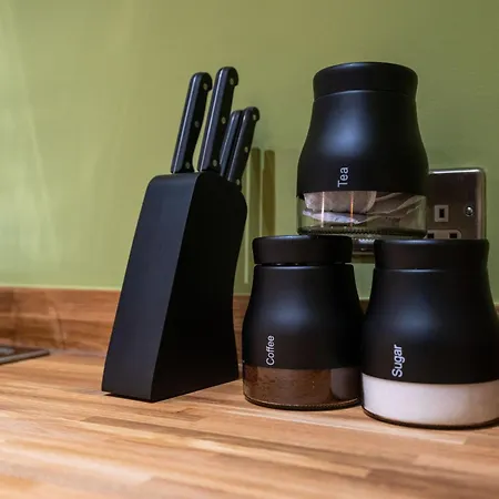 Апартаменти 2br Centre Flat, Balcony And Views - Sleeps 8