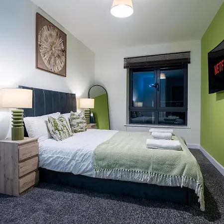 2br Centre Flat, Balcony And Views - Sleeps 8 Daire *