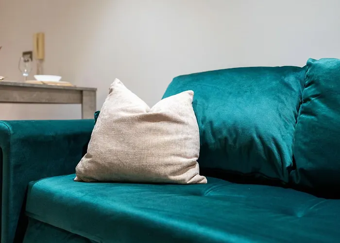 2br Centre Flat, Balcony And Views - Sleeps 8 * Лідс