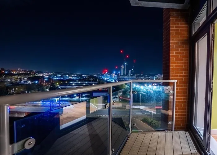 2br Centre Flat, Balcony And Views - Sleeps 8 公寓