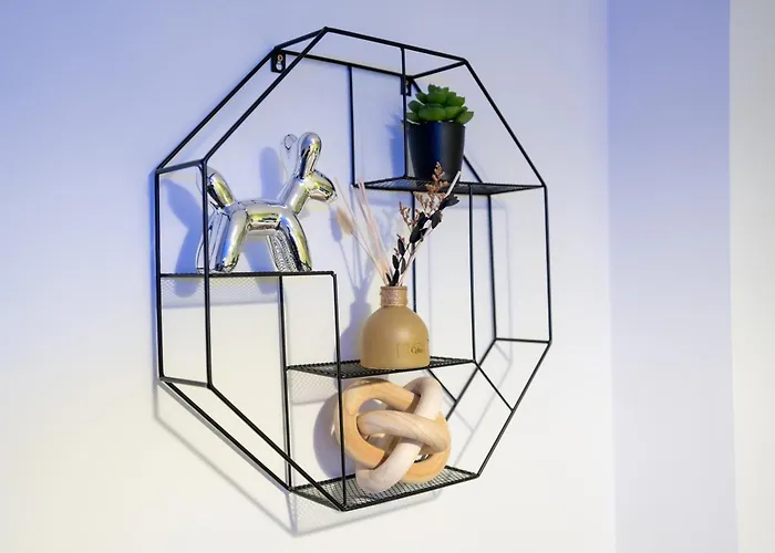 2br Centre Flat, Balcony And Views - Sleeps 8 * Leeds (West Yorkshire)