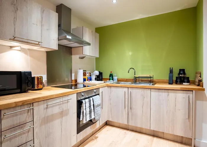 Apartment 2br Centre Flat, Balcony And Views - Sleeps 8