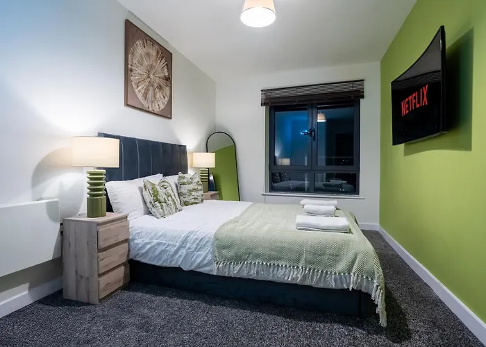 2br Centre Flat, Balcony And Views - Sleeps 8 公寓 *