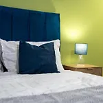 Apartment 2br Centre Flat, Balcony And Views - Sleeps 8