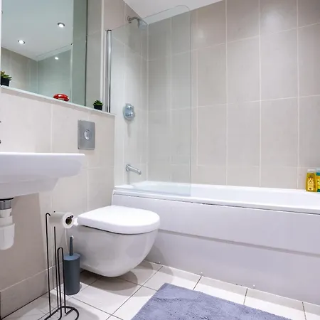 2br Centre Flat, Balcony And Views - Sleeps 8 Apartmán *