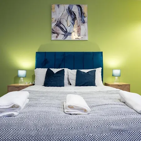 2br Centre Flat, Balcony And Views - Sleeps 8 Apartmán *