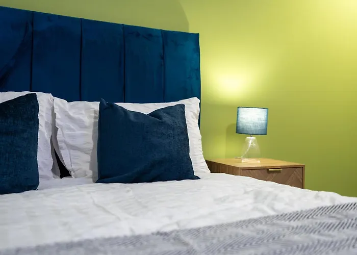 Апартаменты 2br Centre Flat, Balcony And Views - Sleeps 8